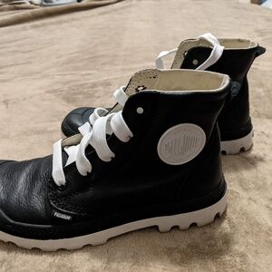Palladium boots